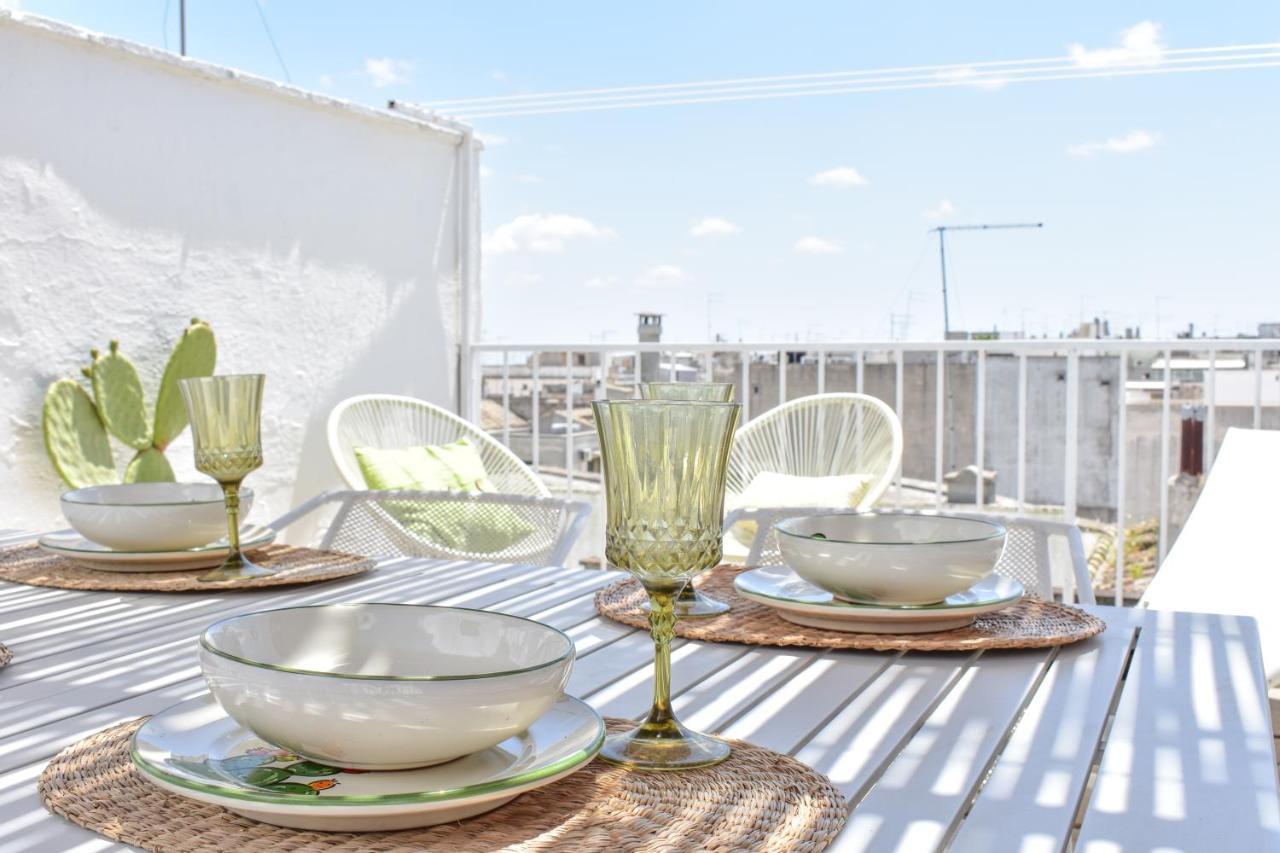 Mina'S Roof Apartment Terrace: Whit Sea View سيغلي ميسابيكا المظهر الخارجي الصورة