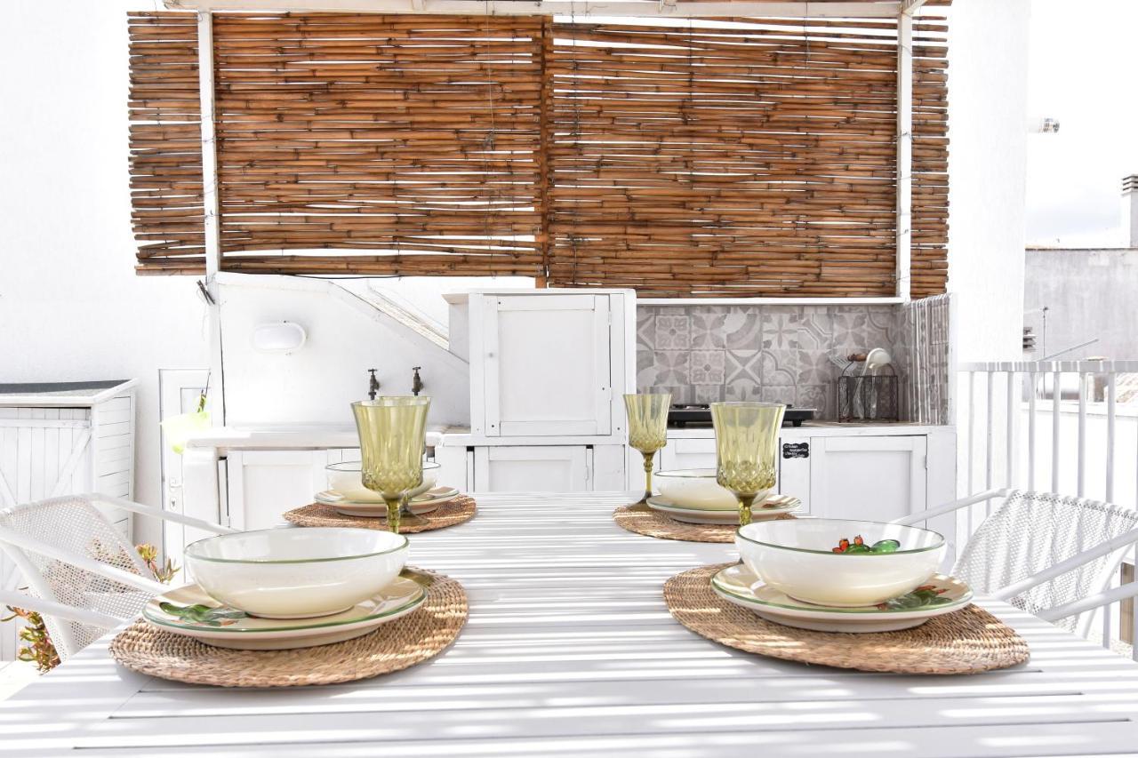 Mina'S Roof Apartment Terrace: Whit Sea View سيغلي ميسابيكا المظهر الخارجي الصورة